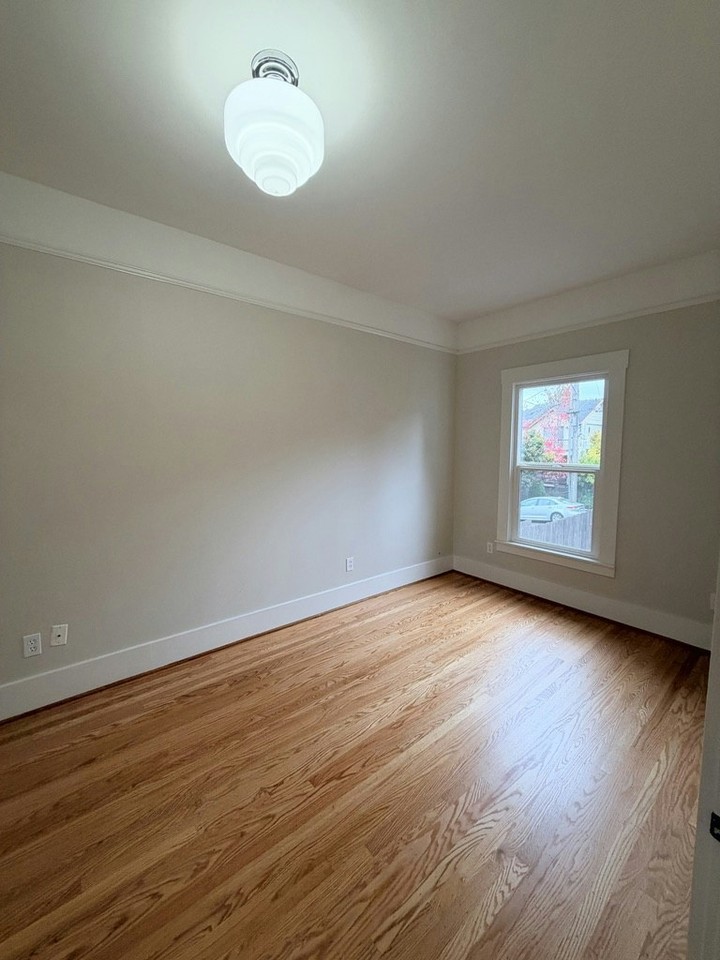 2848 SW Adams Street - Photo 7 of 10
