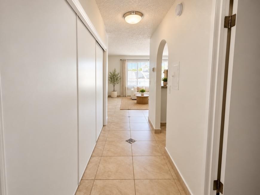6961 Whitsett Ave - Photo 2 of 9