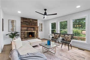 featured image of 4 Rosedale Ln