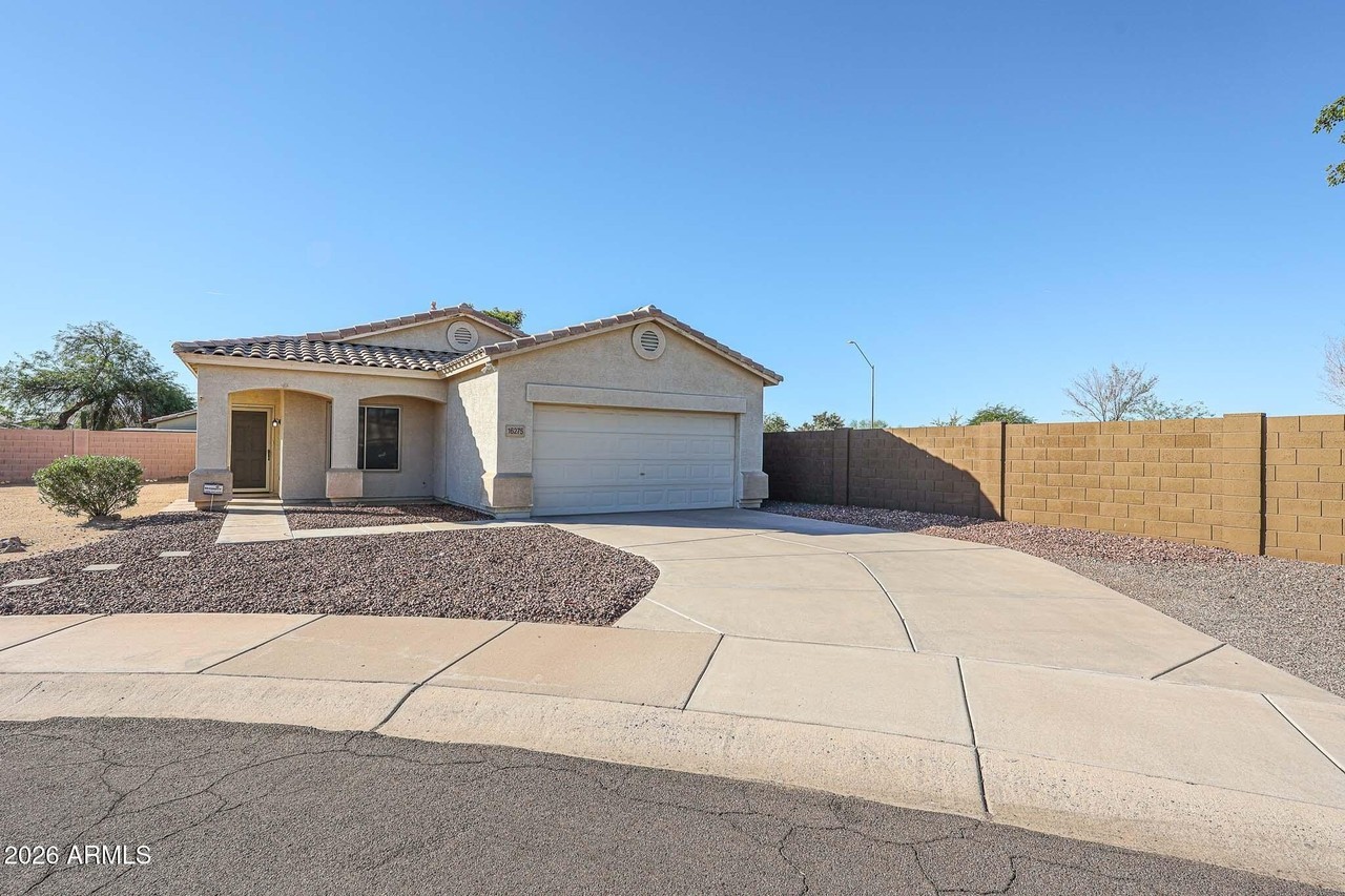 16275 W Lilac St - Photo 2 of 30