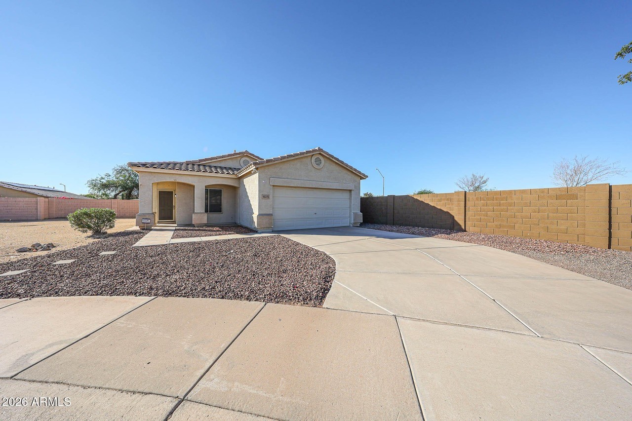 16275 W Lilac St - Photo 3 of 30