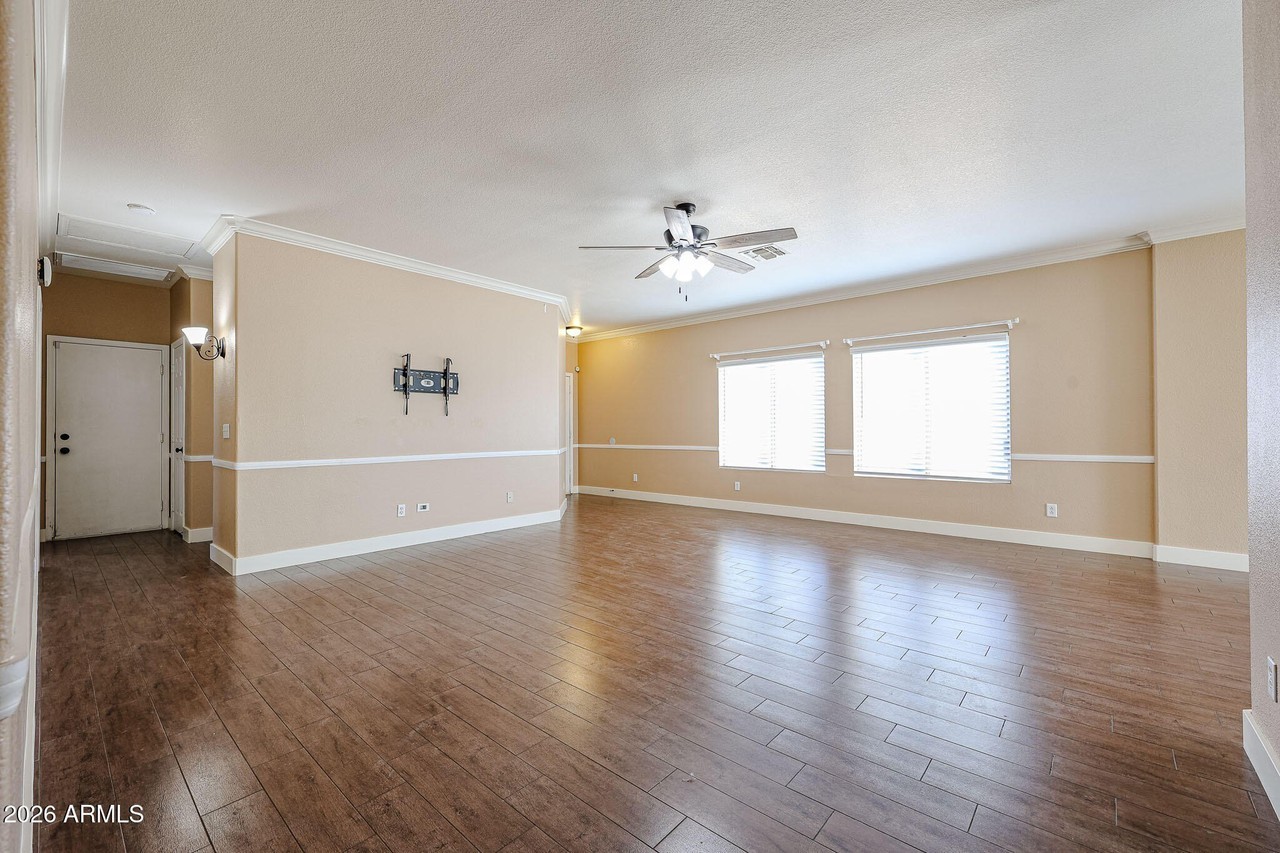 16275 W Lilac St - Photo 5 of 30