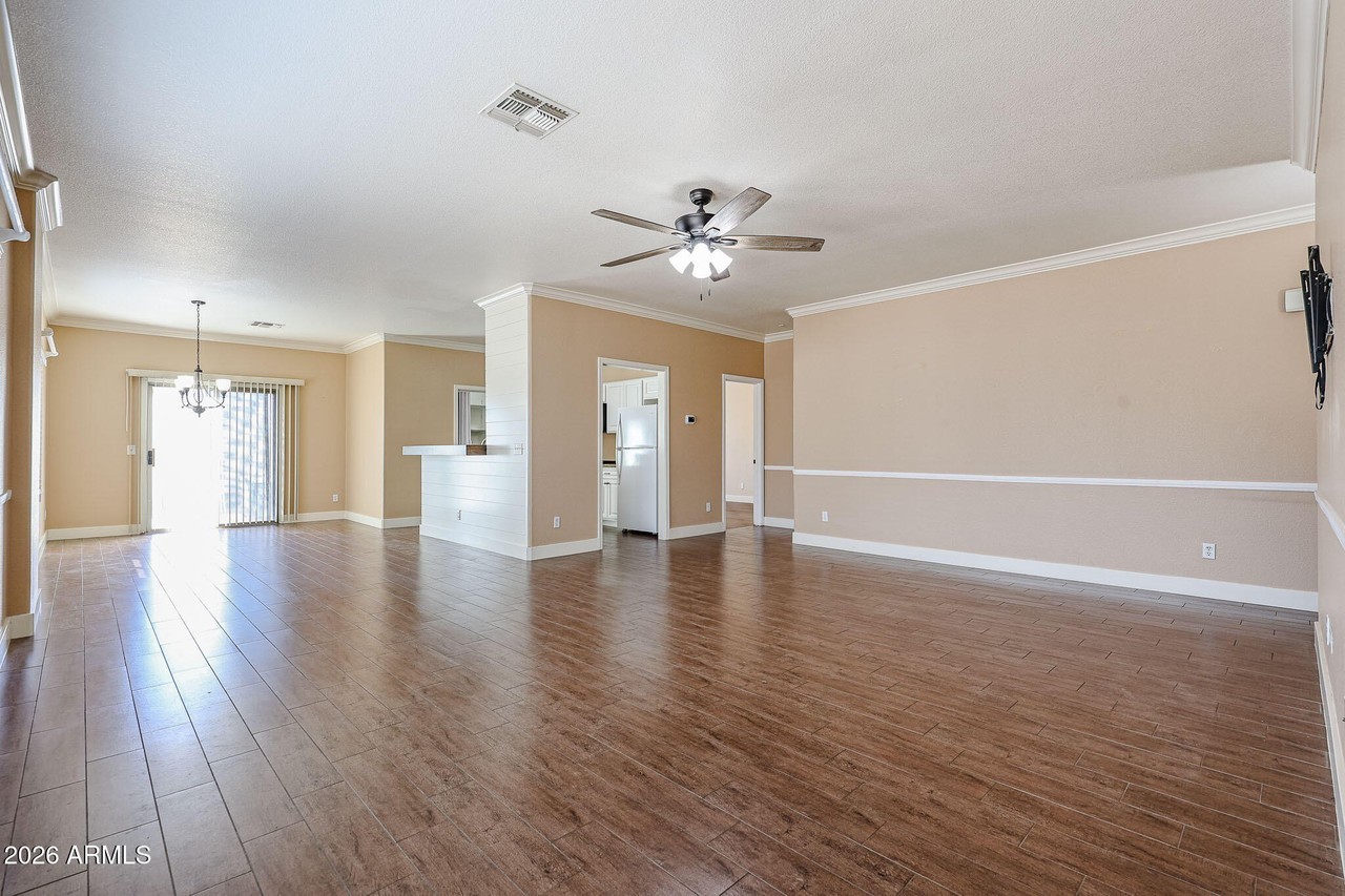 16275 W Lilac St - Photo 6 of 30