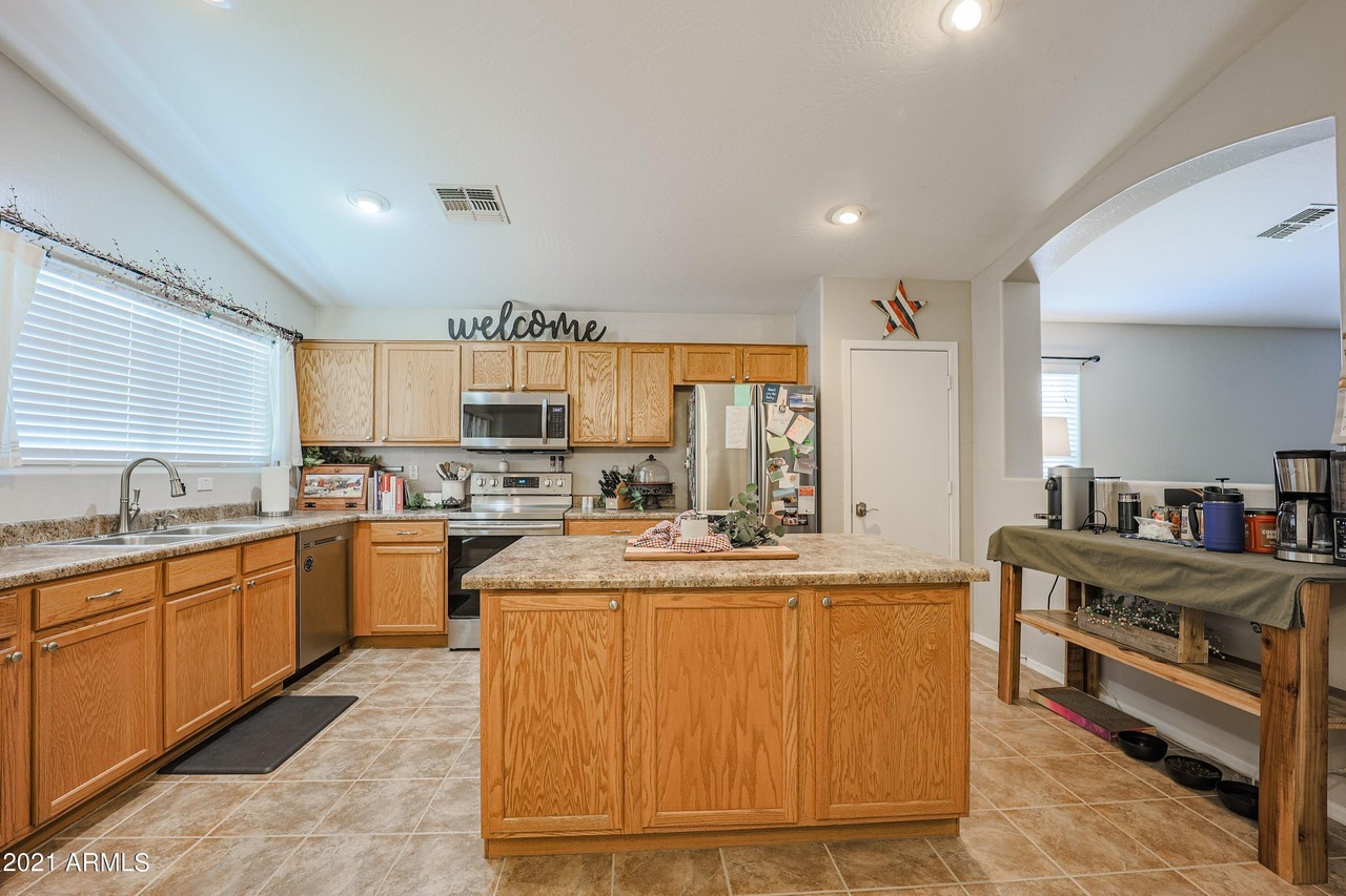 15150 W Woodlands Ave - Photo 5 of 24