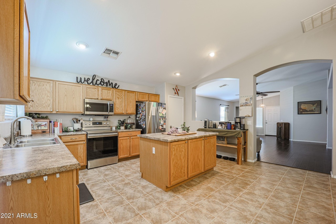 15150 W Woodlands Ave - Photo 6 of 24