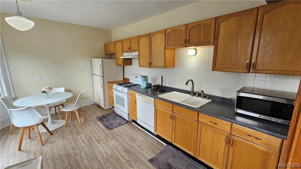 419 Richmond Ave #2 - Photo 7 of 17