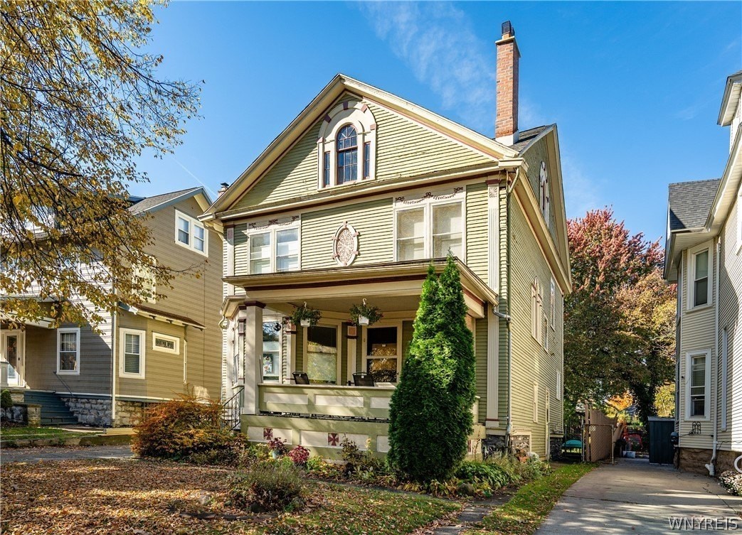 144 Wesley Ave - Photo 3 of 31