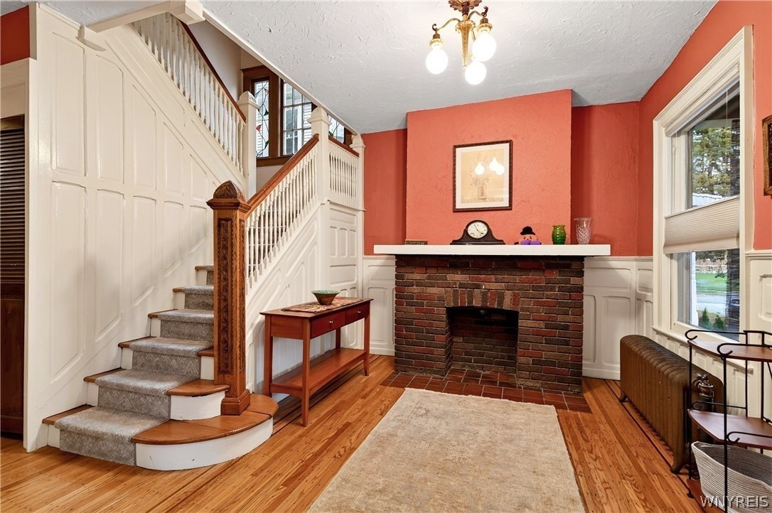 144 Wesley Ave - Photo 7 of 31