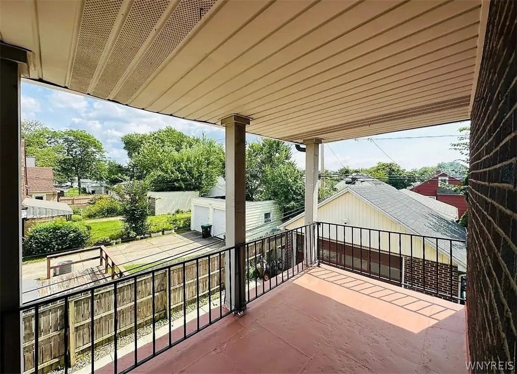 410 Washington Ave - Photo 3 of 11