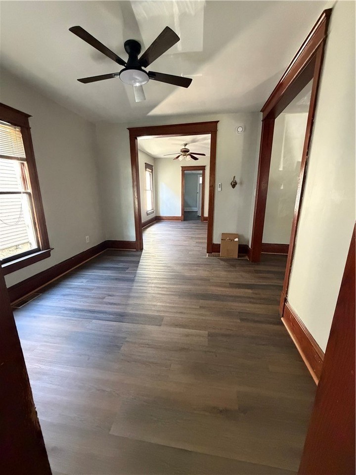 4446 Maple St - Photo 3 of 8