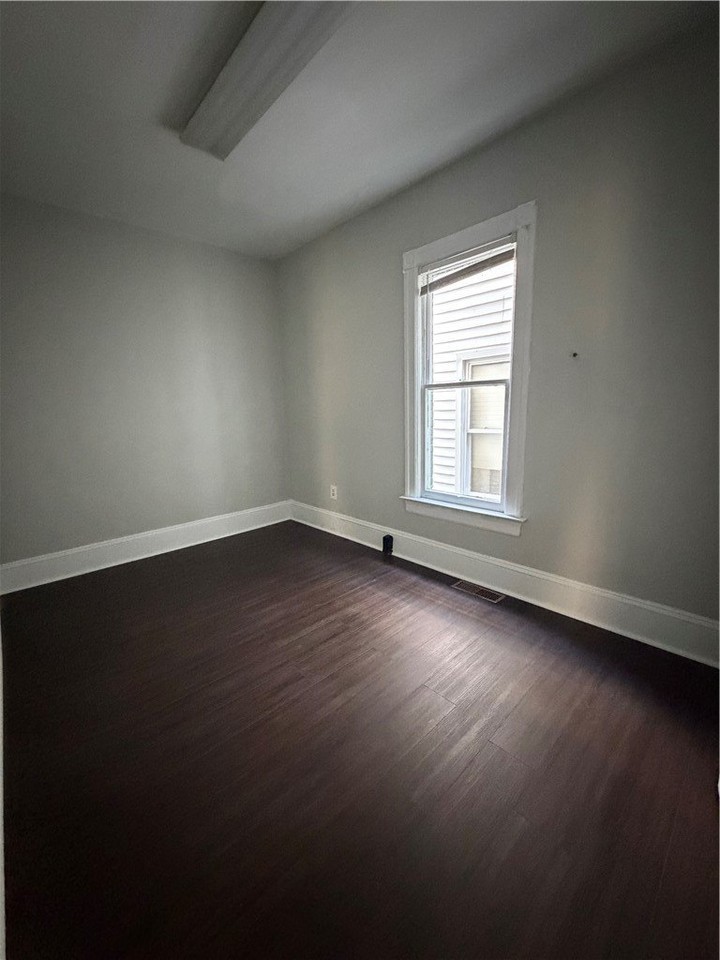 4446 Maple St - Photo 4 of 8