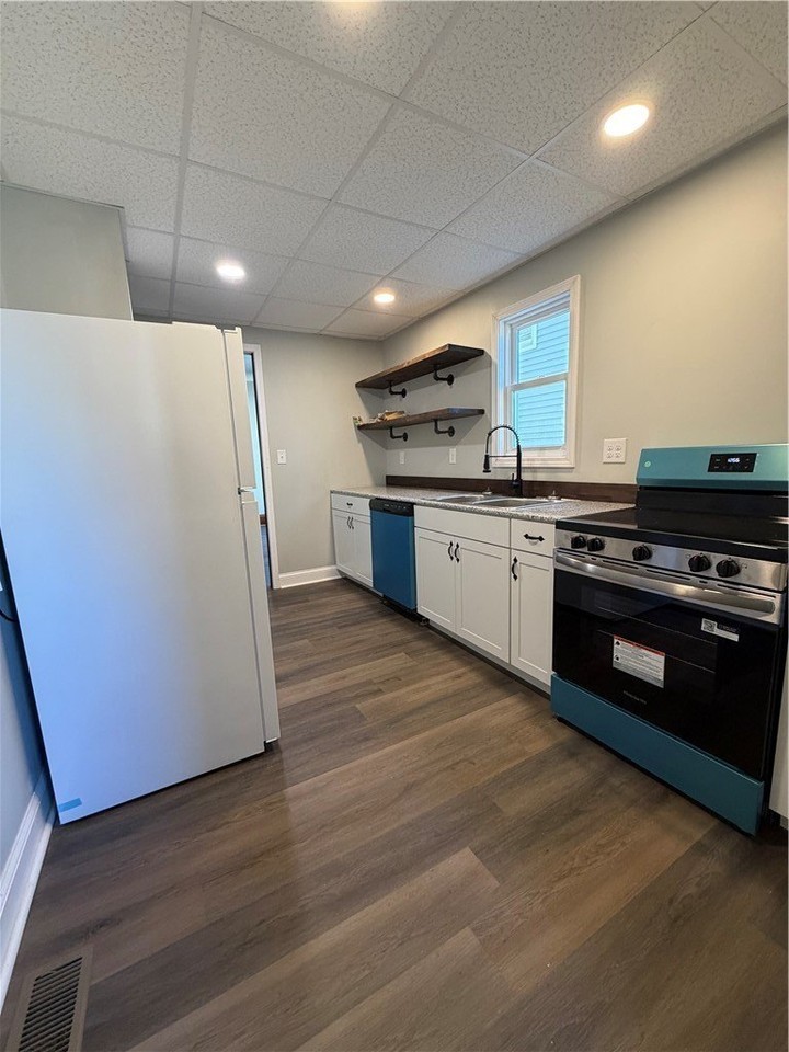 4446 Maple St - Photo 5 of 8
