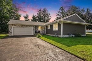 featured image of 8 Hillview Dr