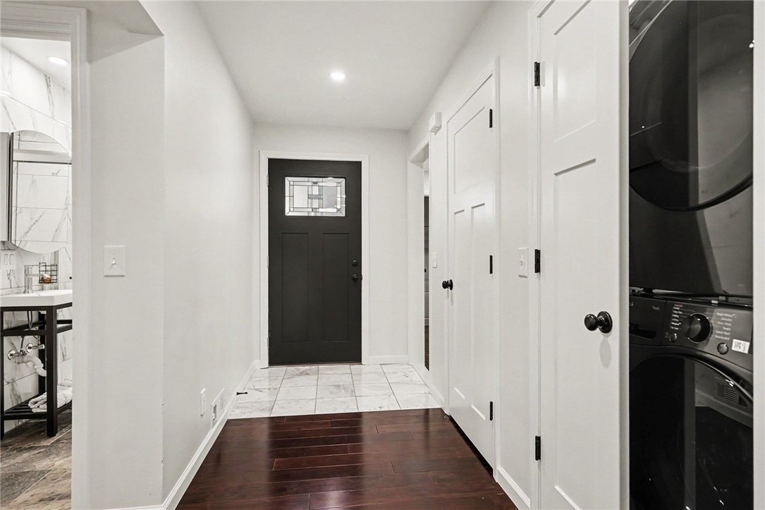 8 Hillview Dr - Photo 4 of 28