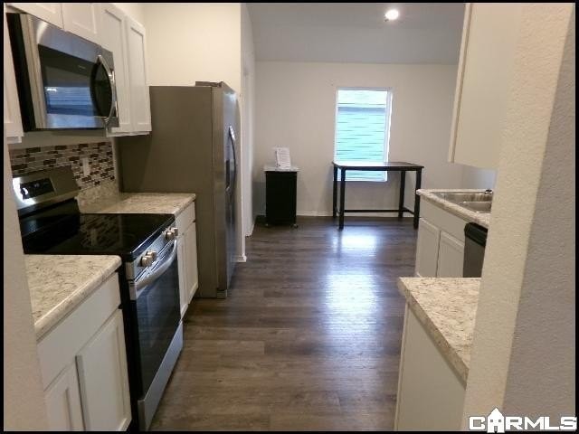 6041 Croft Ave - Photo 5 of 24