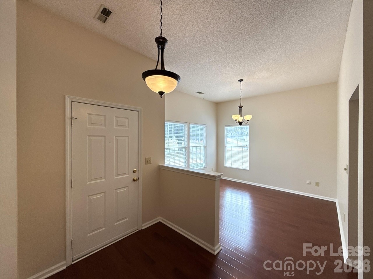 14520 Sapphire Ln - Photo 3 of 20
