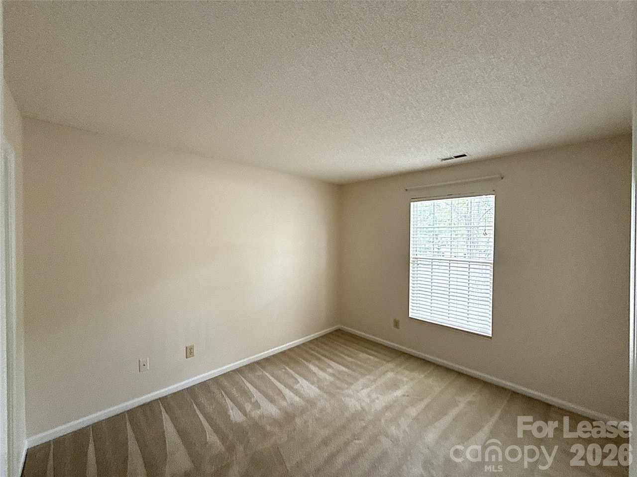 14520 Sapphire Ln - Photo 4 of 20
