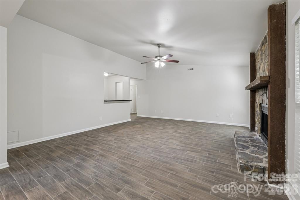 7030 Huntsmaster Dr - Photo 3 of 34