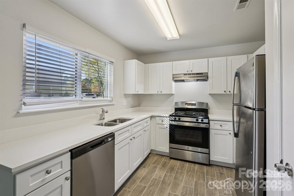 7030 Huntsmaster Dr - Photo 7 of 34