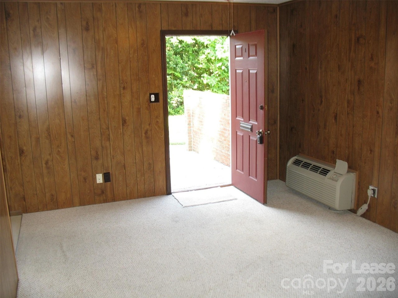 1300 Lomax Ave #D - Photo 5 of 11