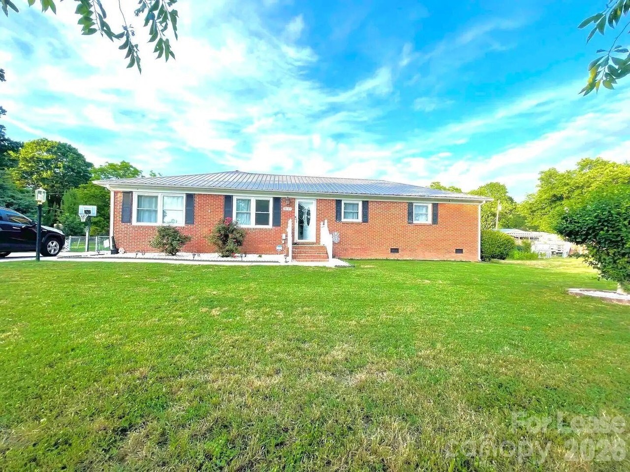 3117 Smith Farm Rd - Photo 3 of 29