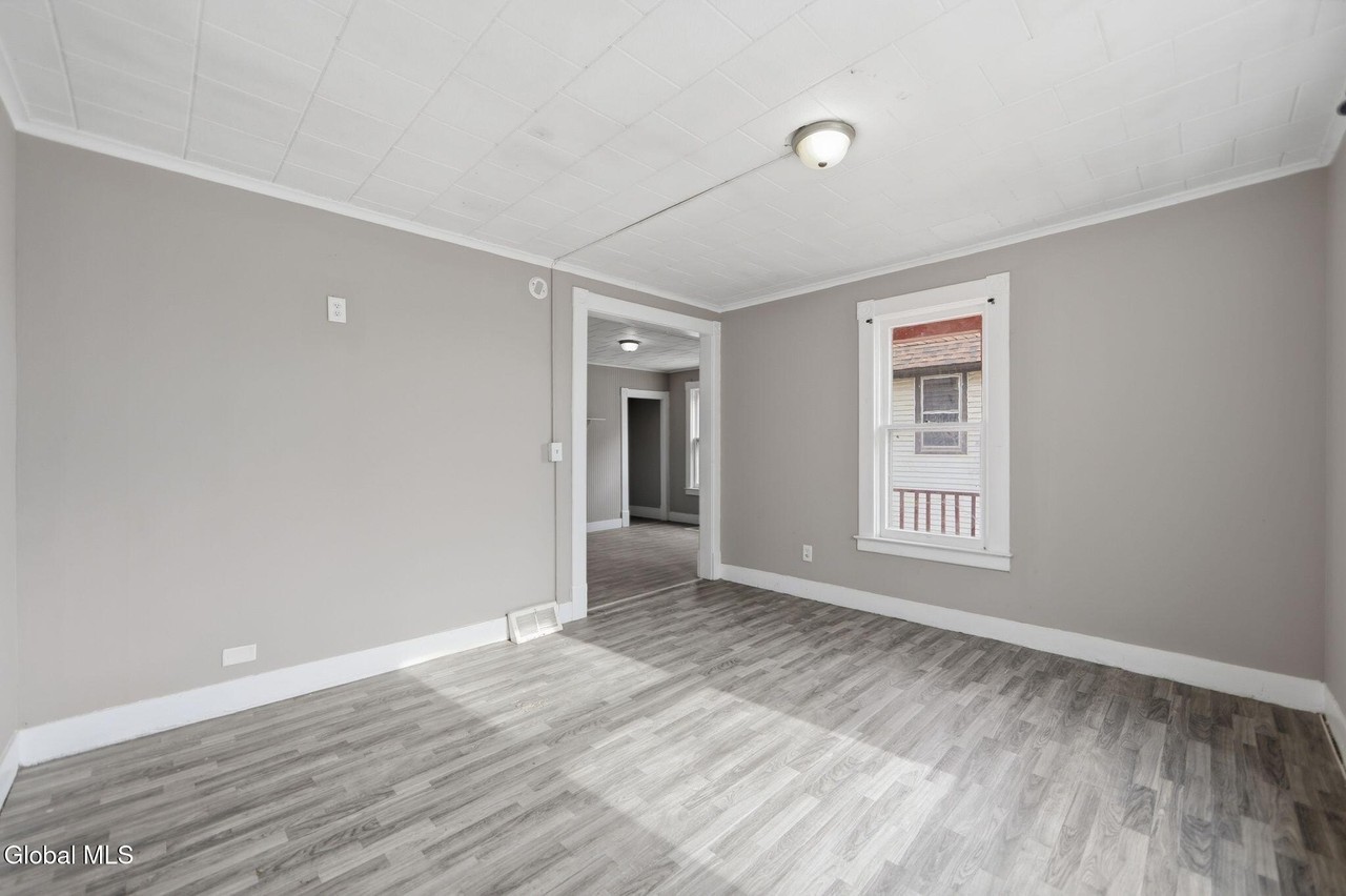 28 Orchard St - Photo 6 of 15