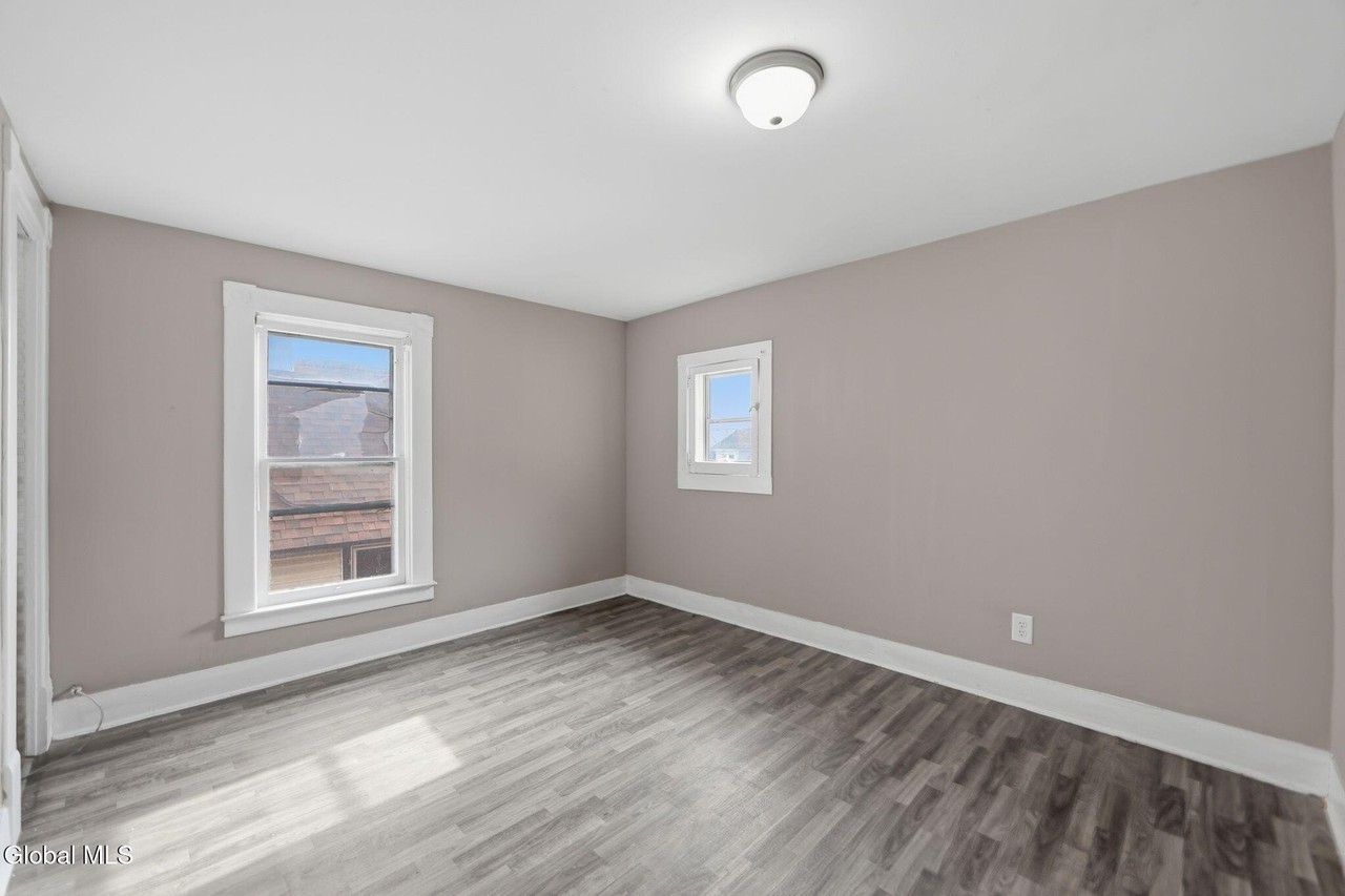 28 Orchard St - Photo 7 of 15