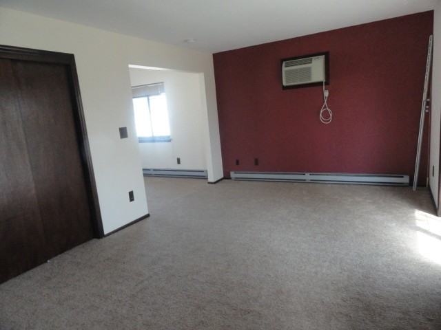 79 Getty Ave - Photo 2 of 11