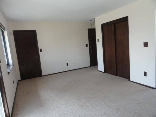 79 Getty Ave - Photo 3 of 11