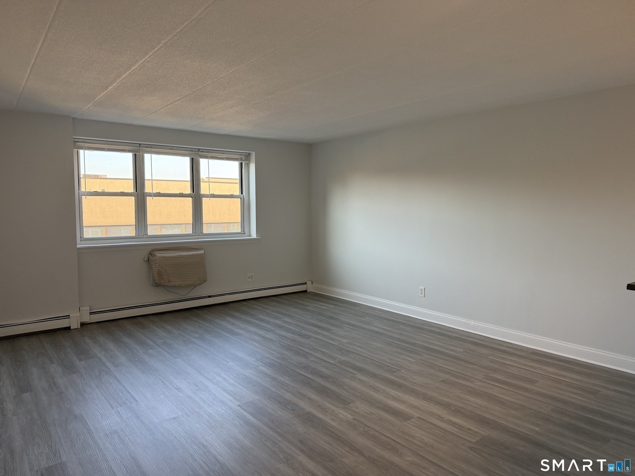 27 Northill St #4U - Photo 6 of 19