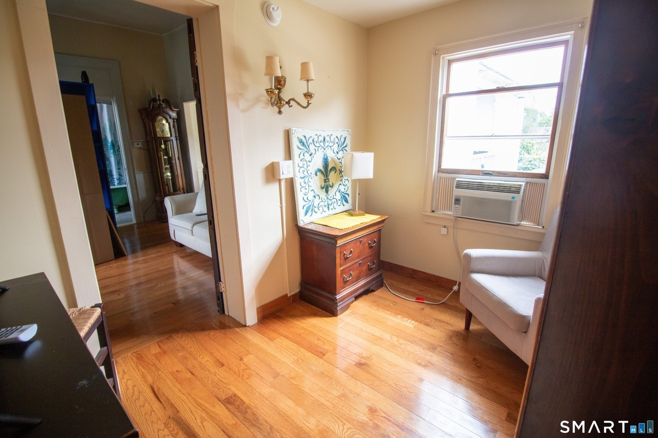 40 Franklin St #4 - Photo 3 of 10