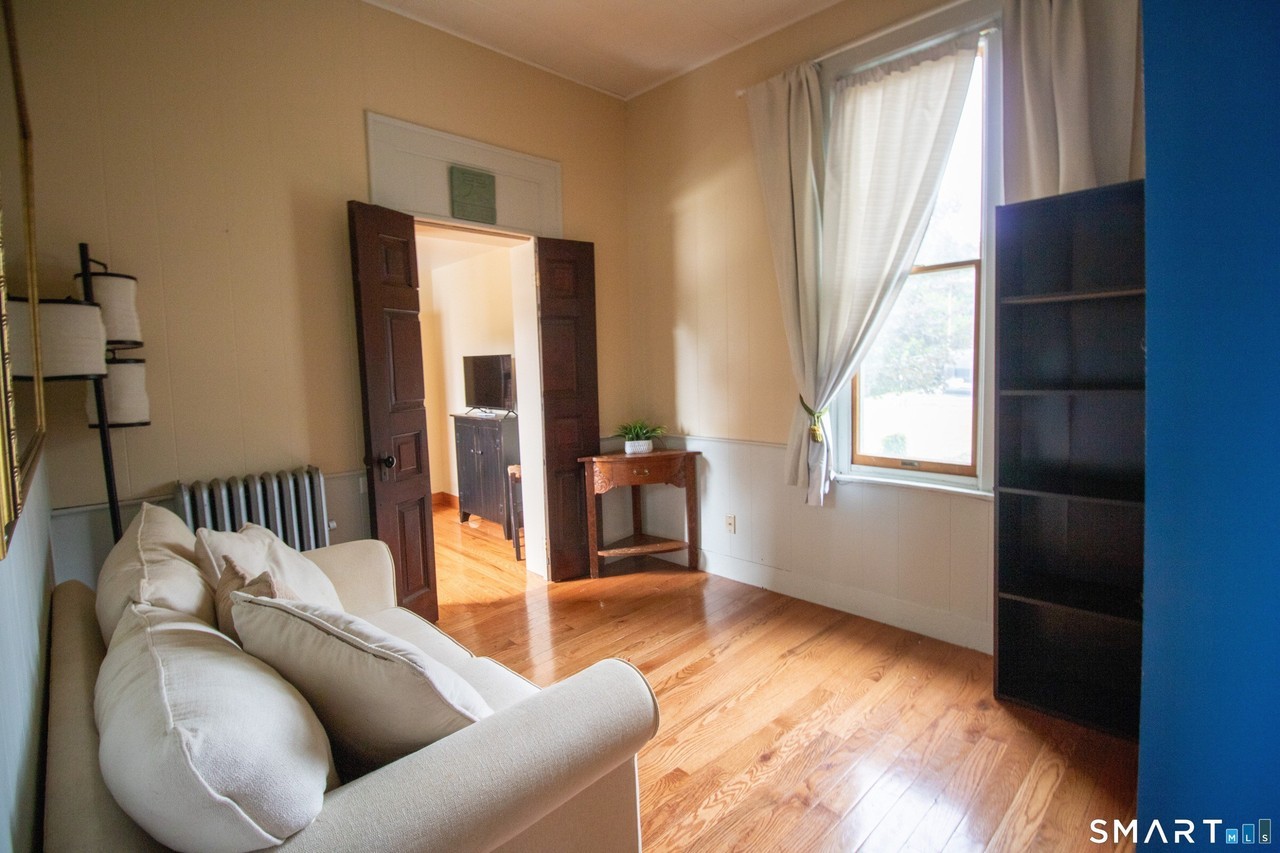 40 Franklin St #4 - Photo 5 of 10
