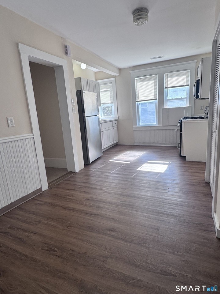 74 Bowe Ave - Photo 2 of 11
