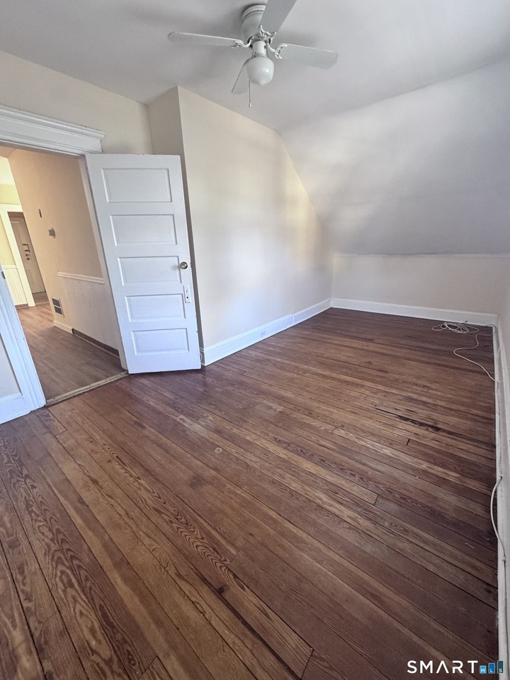 74 Bowe Ave - Photo 5 of 11