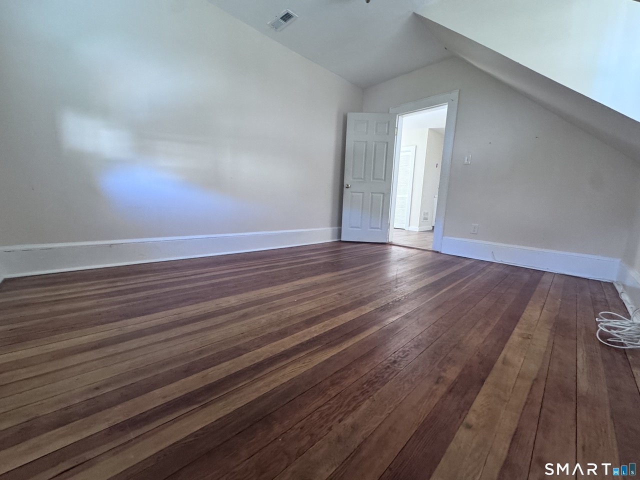 74 Bowe Ave - Photo 6 of 11