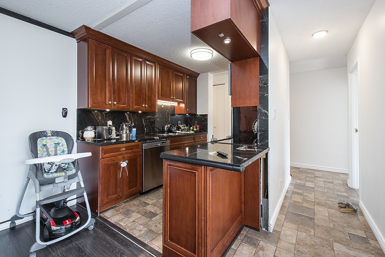 2020 Fullerton Avenue #1110 - Photo 7 of 24
