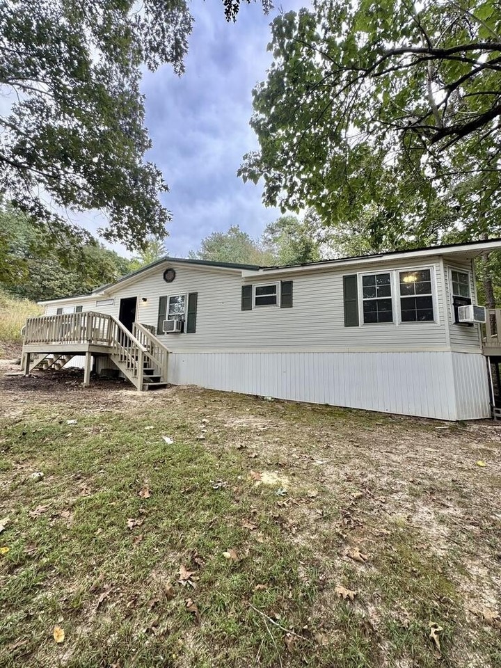 1611 Flat Branch Rd