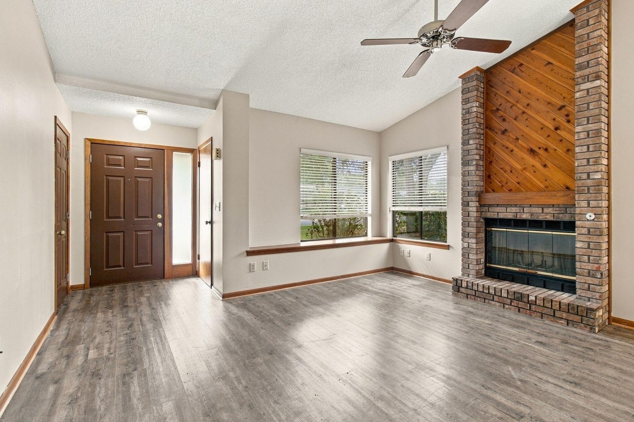 3809 Cherrywood Ct - Photo 4 of 26