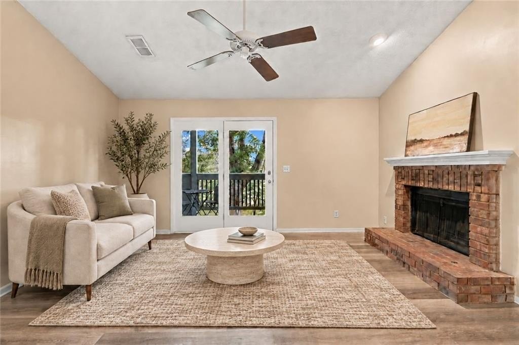 129 Warm Springs Cir - Photo 3 of 18