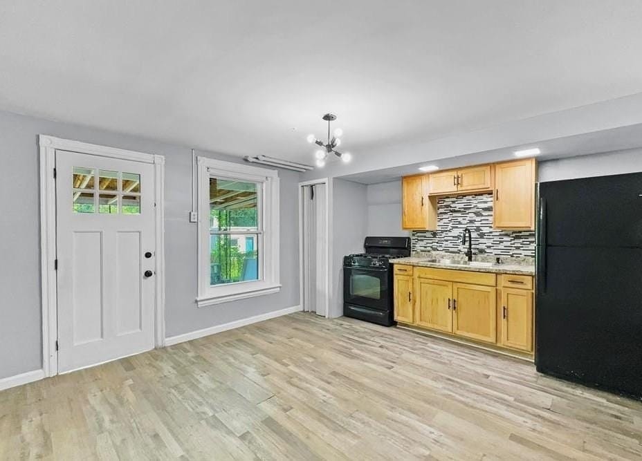 219 N Jordan St - Photo 4 of 10