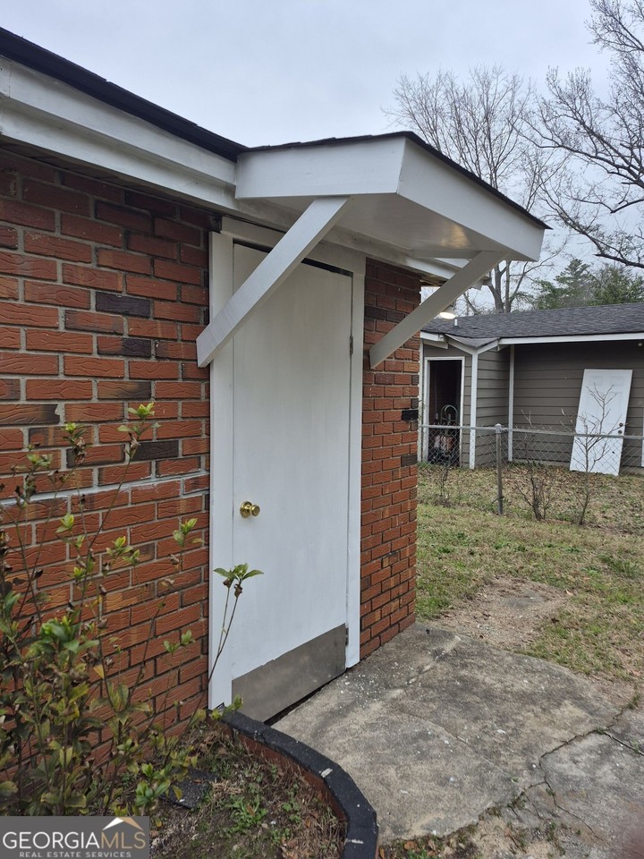 1432 Hagan Dr - Photo 3 of 15