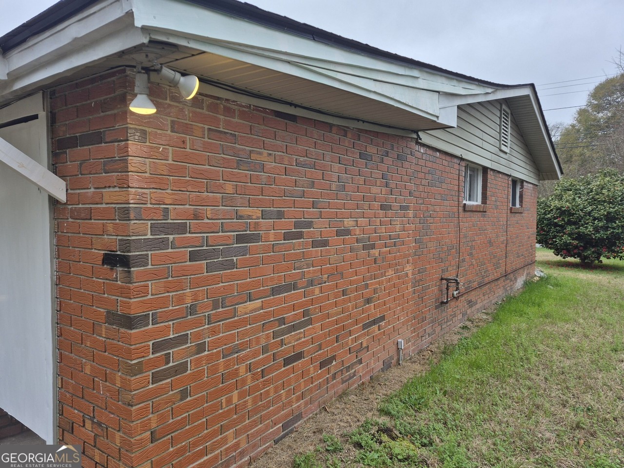1432 Hagan Dr - Photo 5 of 15