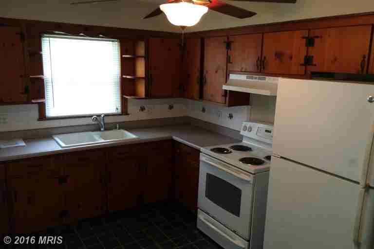 327 Belview Ave - Photo 3 of 9