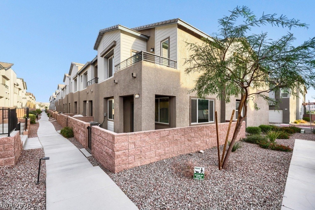 1547 Eva Crossing Pl - Photo 2 of 34