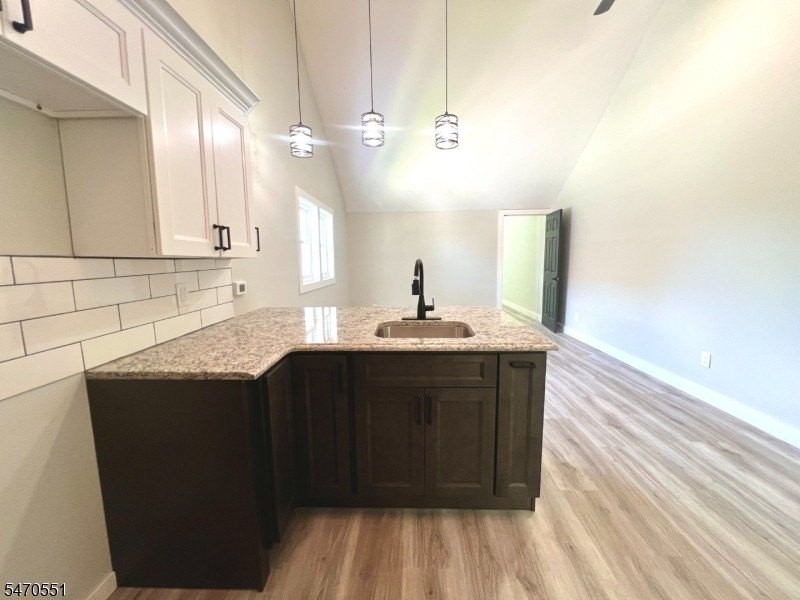259 Hoover Ave #2L - Photo 4 of 10