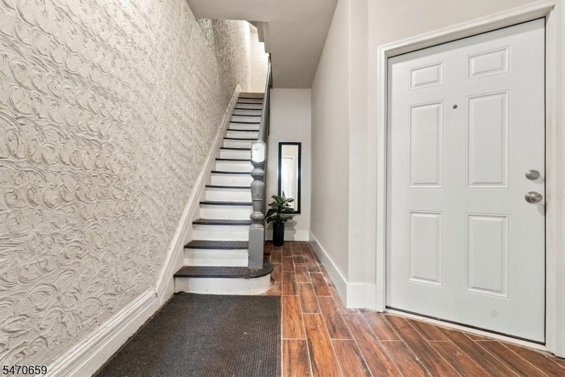 254 Summer Ave #1 - Photo 2 of 32
