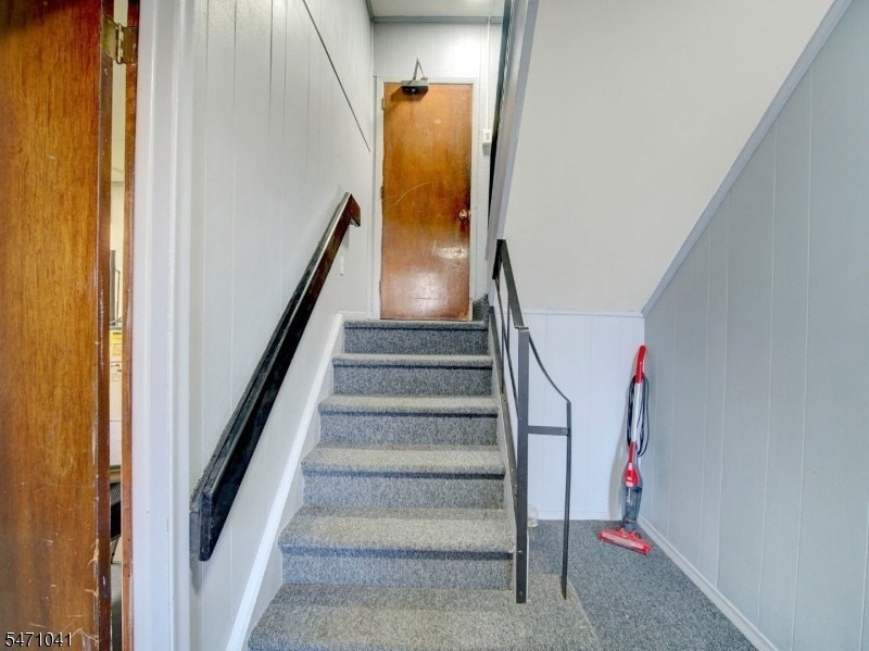 850 Bloomfield Ave #2A - Photo 5 of 17