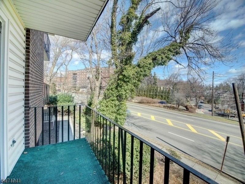 850 Bloomfield Ave #2A - Photo 6 of 17