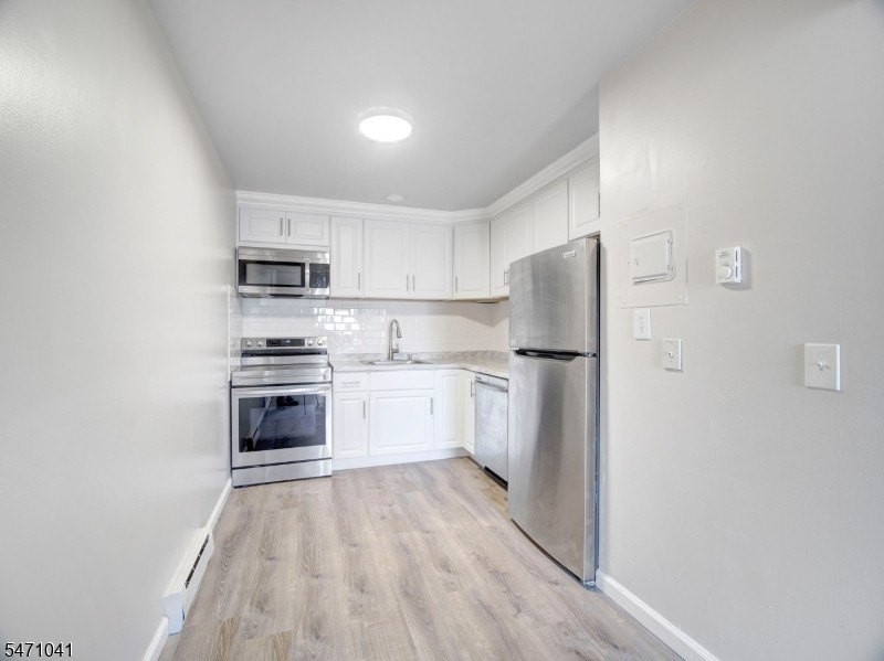 850 Bloomfield Ave #2A - Photo 7 of 17
