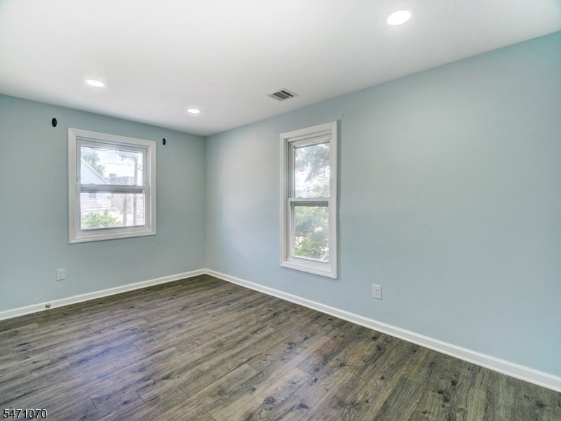 27 Honiss St #2 - Photo 5 of 20